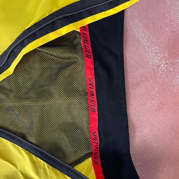 Specialized cycling rain/wind jacket. - Picture 11 of 11